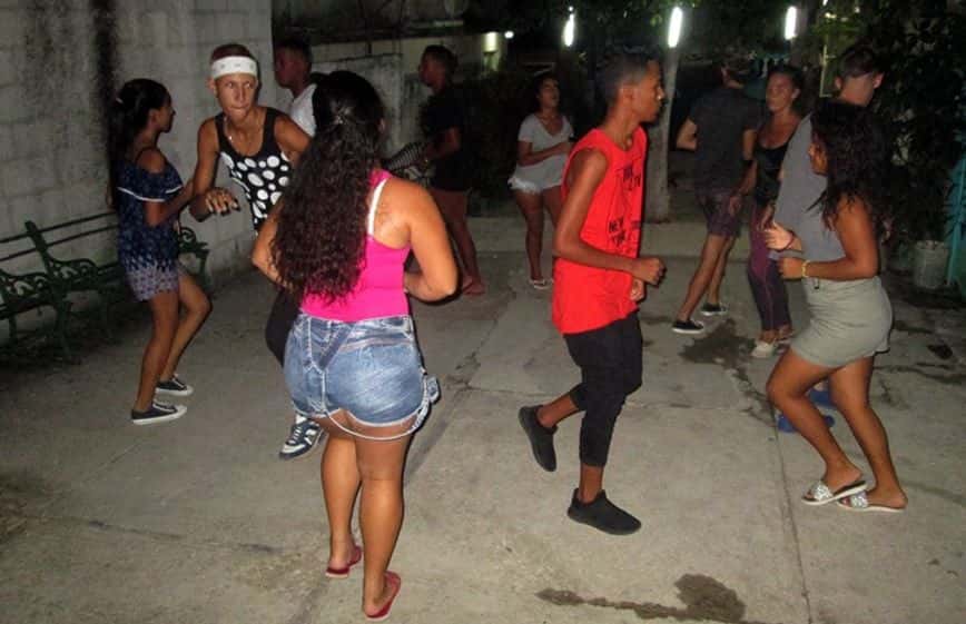 Bailar para salvar niños de la marginalidad y el delito