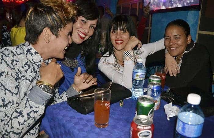 reverse:_fiestas_cubanas_solo_para_mujeres