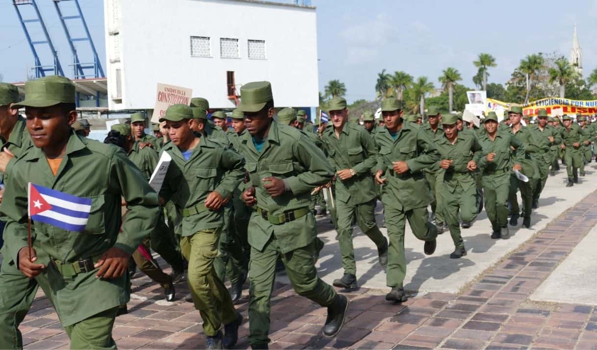 «Son carne de cañón»: el testimonio de madres cubanas con hijos en el Servicio Militar 