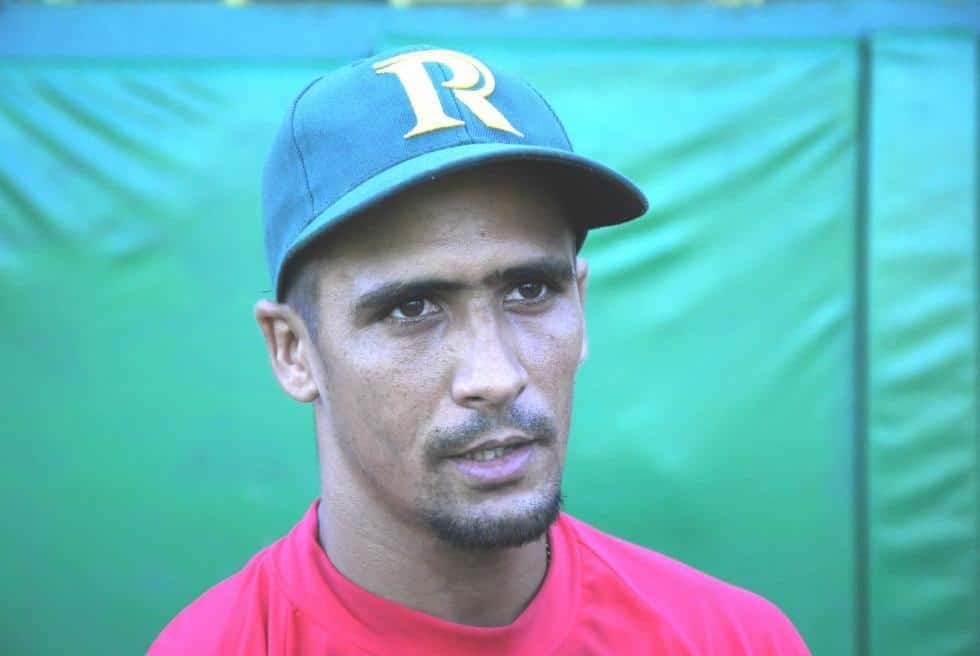 Un profesor de secundaria novato del año en el beisbol cubano