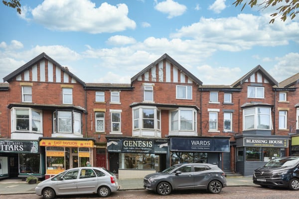 Preview of property Flat 2 18 The Crescent, Lytham St Annes, FY8 1SZ