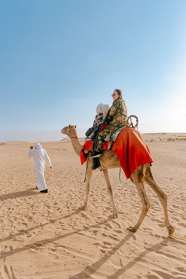 アブダビのキャメルトレッキング