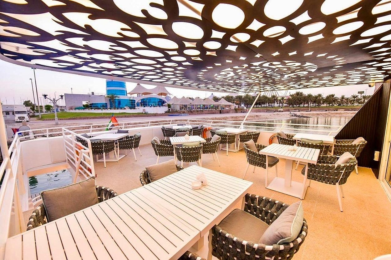 Corporate and Family Ramadan Iftar Gathering on Abu Dhabi Yacht Cruise