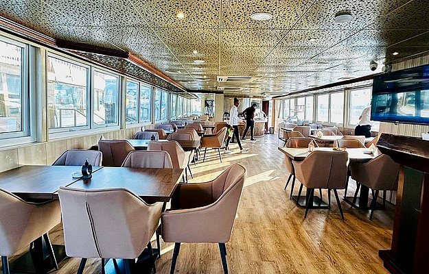 Luxury Yacht Dinner Abu Dhabi
