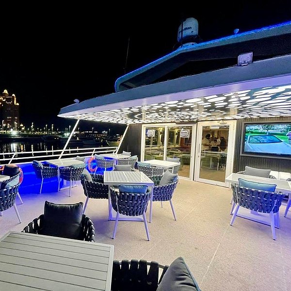 Yacht Cruise Abu Dhabi