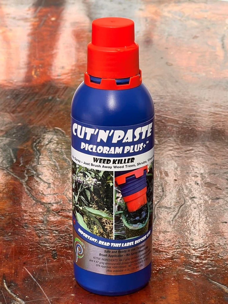 Weed gel bottle blue for Cut’n’Paste Plus+® Picloram Plus Weed Gel