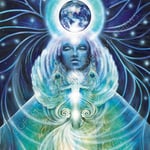 Head of the feminine pillar – the master of the yin principle. Opening from the Ananda Kanda centre, the turquoise angelic wings spread: linking all time, space, knowledge, lost cultures, beings and collective consciousness. Chakra colours light up through the body, communicating with colour and form.