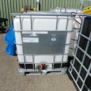 IBC TANK. 1000L Caged. FOOD GRADE. ACETIC ACID OR VINEGAR.