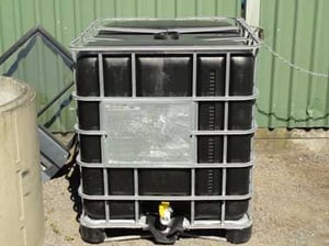 IBC WATER TANK. 1000L CAGED. RARE. BLACK. CLEAN. FOR GARDEN WATER ETC *NO STOCK*