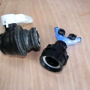 BSP63 IBC DOUBLE TAP CAP FOR CAM LOCK VALVES