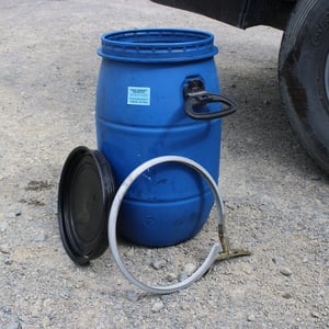 35 LITRE BLUE PLASTIC DRUM. CONTAINER. WITH LID & CLAMP. NO STOCK