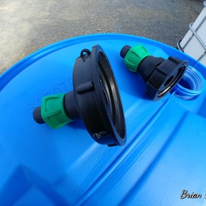 S100 X 8 COARSE THREAD IBC CAP WITH 20MM HOSE CONNECTOR