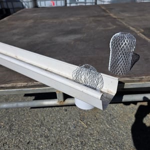 RAIN GUTTER DEBRIS MESH SCREEN FOR 80mm or 65mm DOWNPIPES
