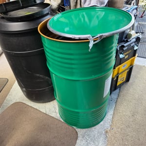 STEEL DRUM. RIBBED 200 LITRE LID & CLAMP TYPE. FOOD GRADE AS NEW! G1