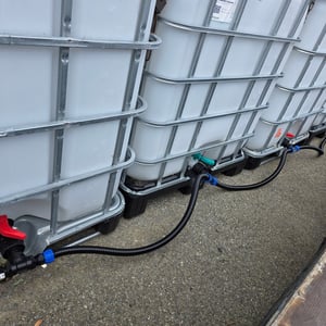 IBC 1000 LITRE CAGED TANK FOUR X LINK KIT. NW50 THREAD WITH 25MM HOSE
