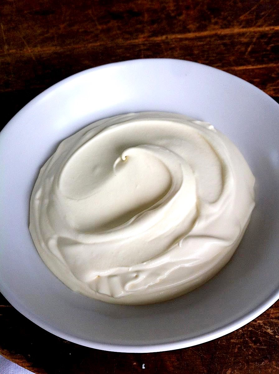 Lightly whipped cream