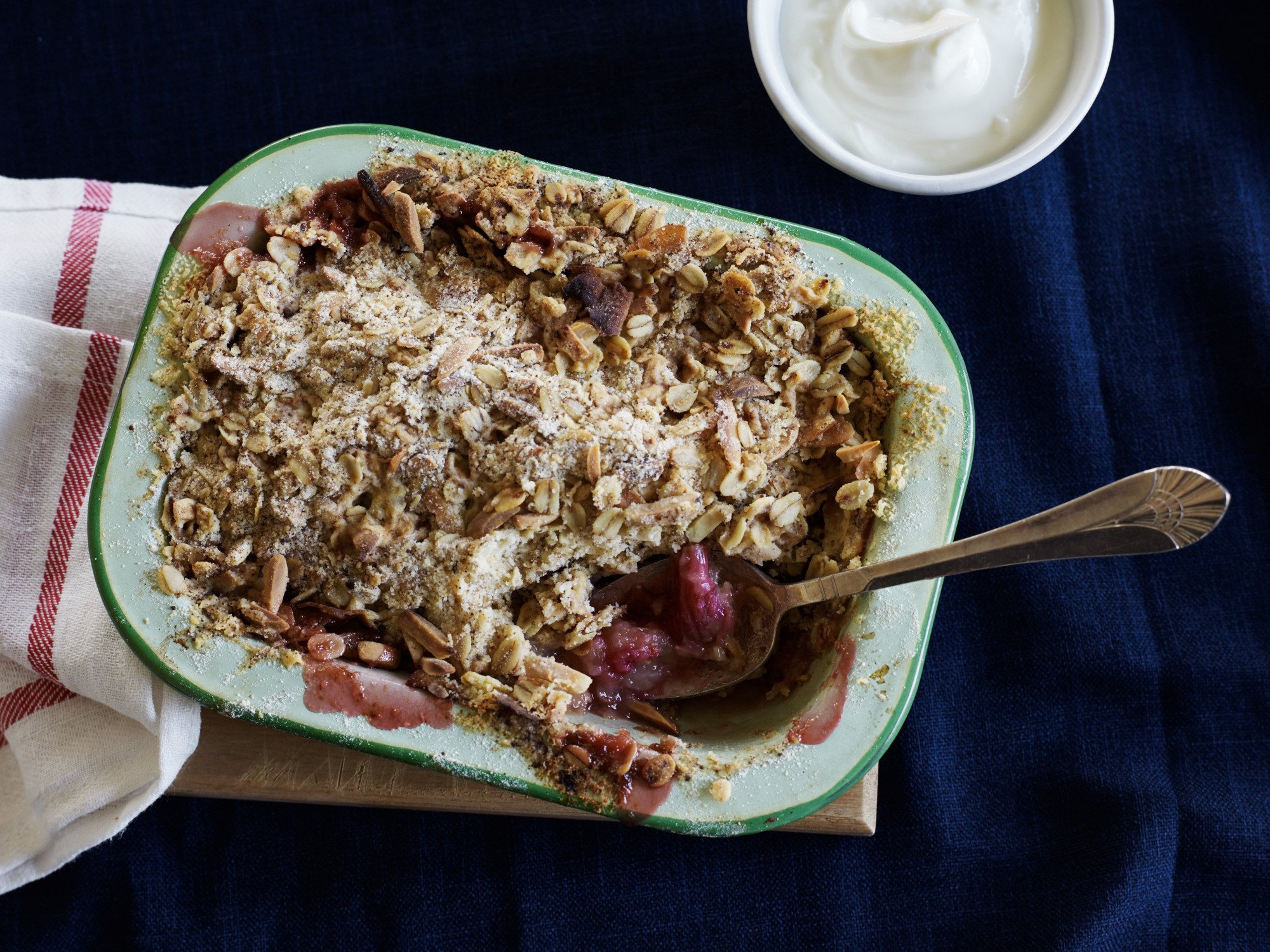 Rhubarb,apple & ginger crumble