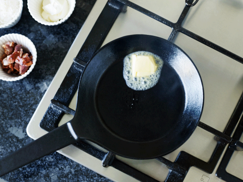 Omelette in the pan