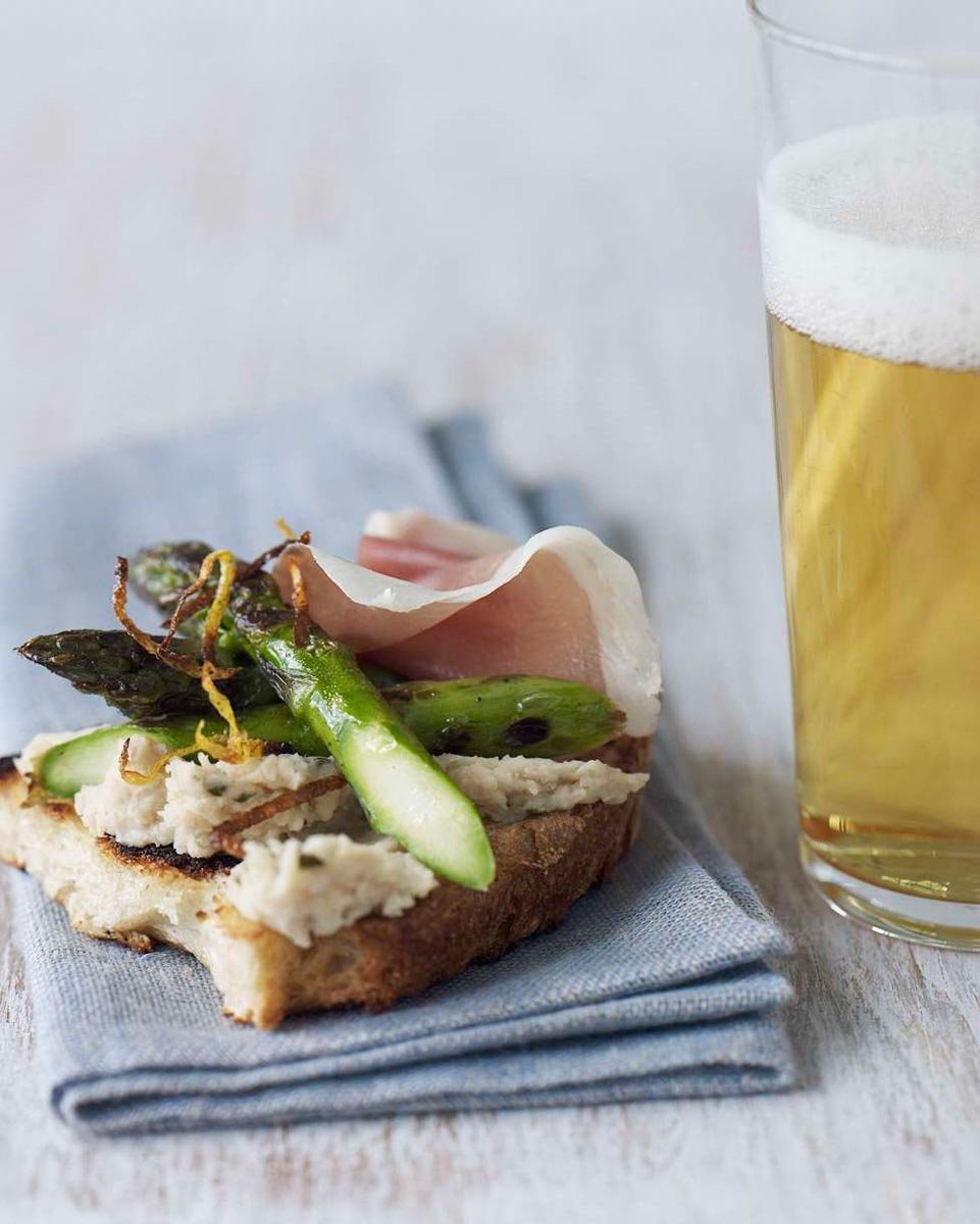 Bruschetta with asparagus & prosciutto