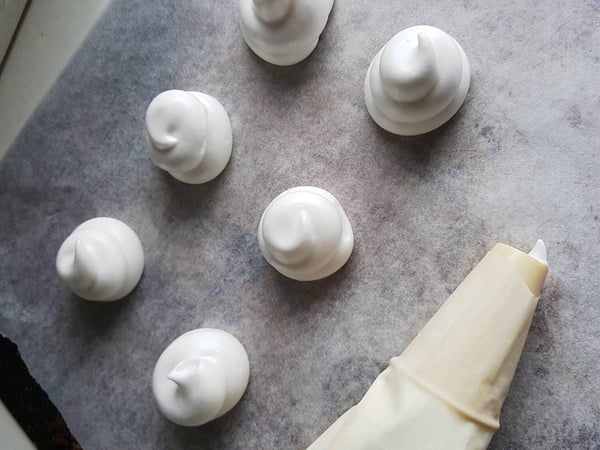 Piping whipped canned chickpea gloop