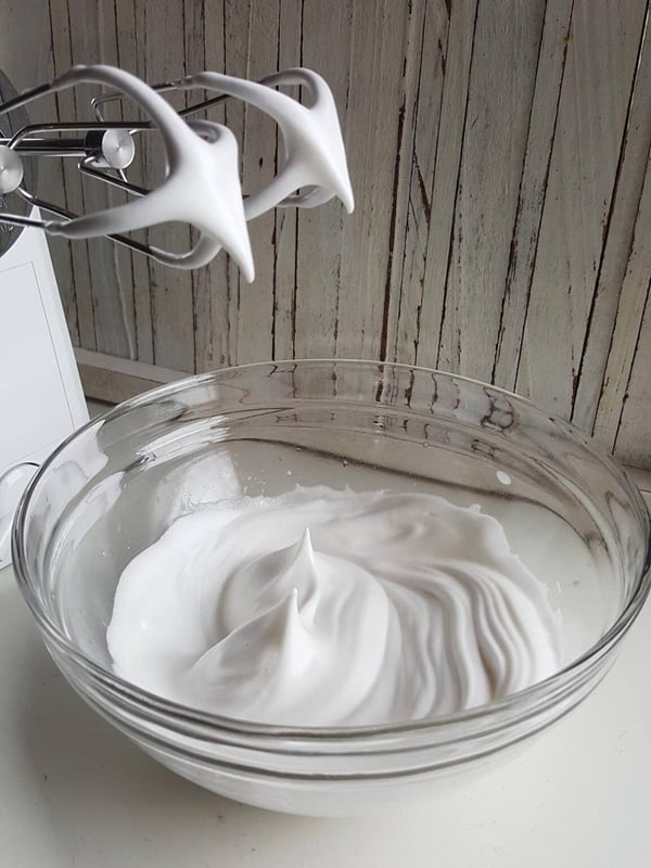 Whipping canned chickpea gloop