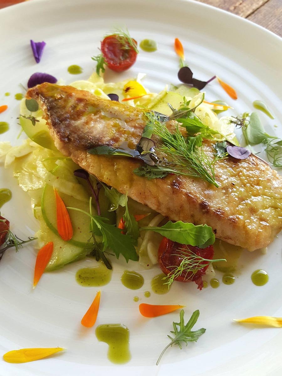 Fish with apple & fennel salad