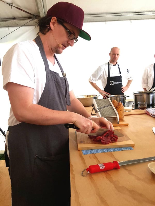 Kyle Street dicing meat for tartare