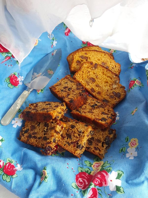 Pineapple cake & fruit loaf