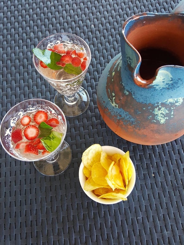 Rosé spritzer