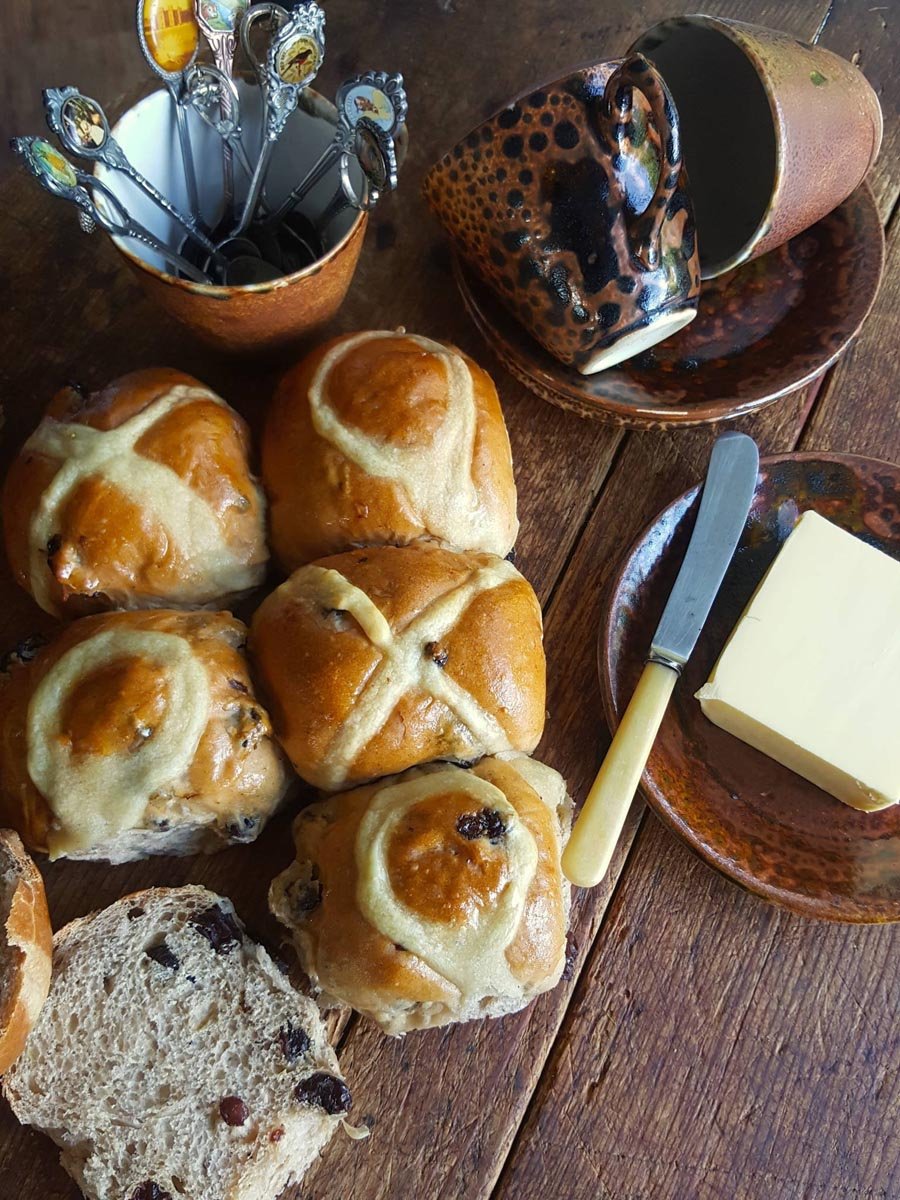 Ringawera hot cross buns