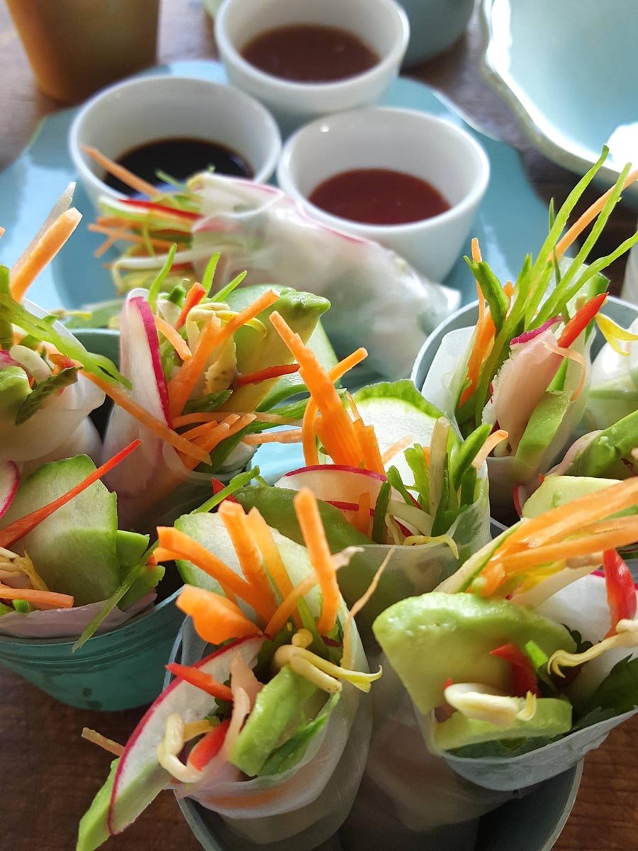 Rice paper rolls with crisp vegetables