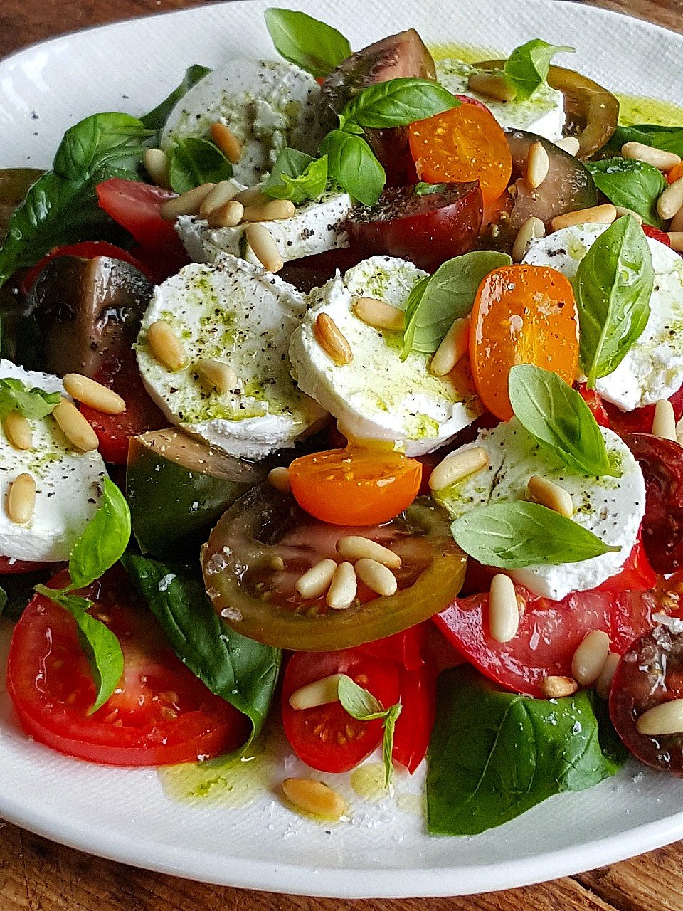 Tomato, Goat's Cheese & Pine Nut Salad