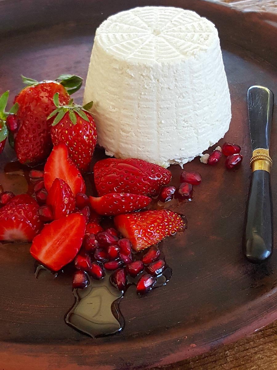 Strawberries with Ricotta & Honey