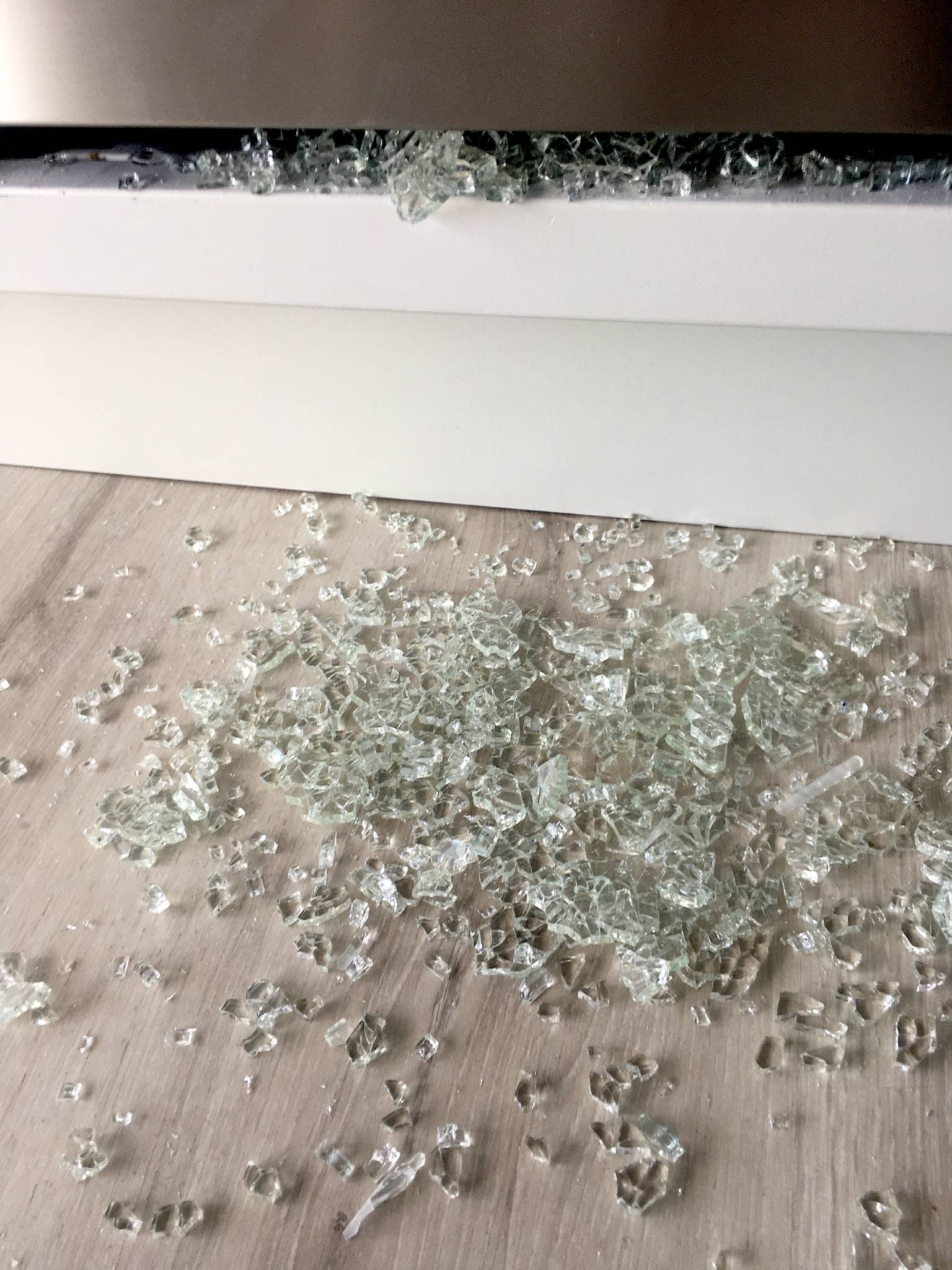 Can an oven door explode?