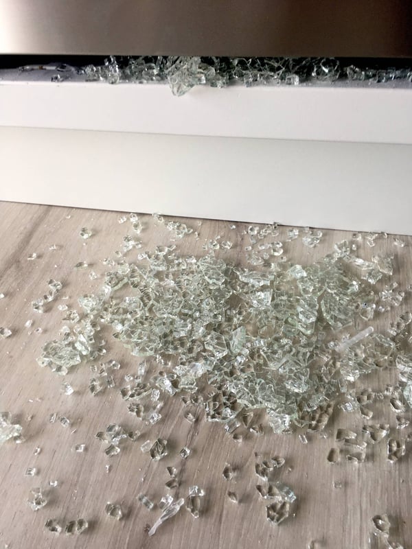 Can an oven door explode?