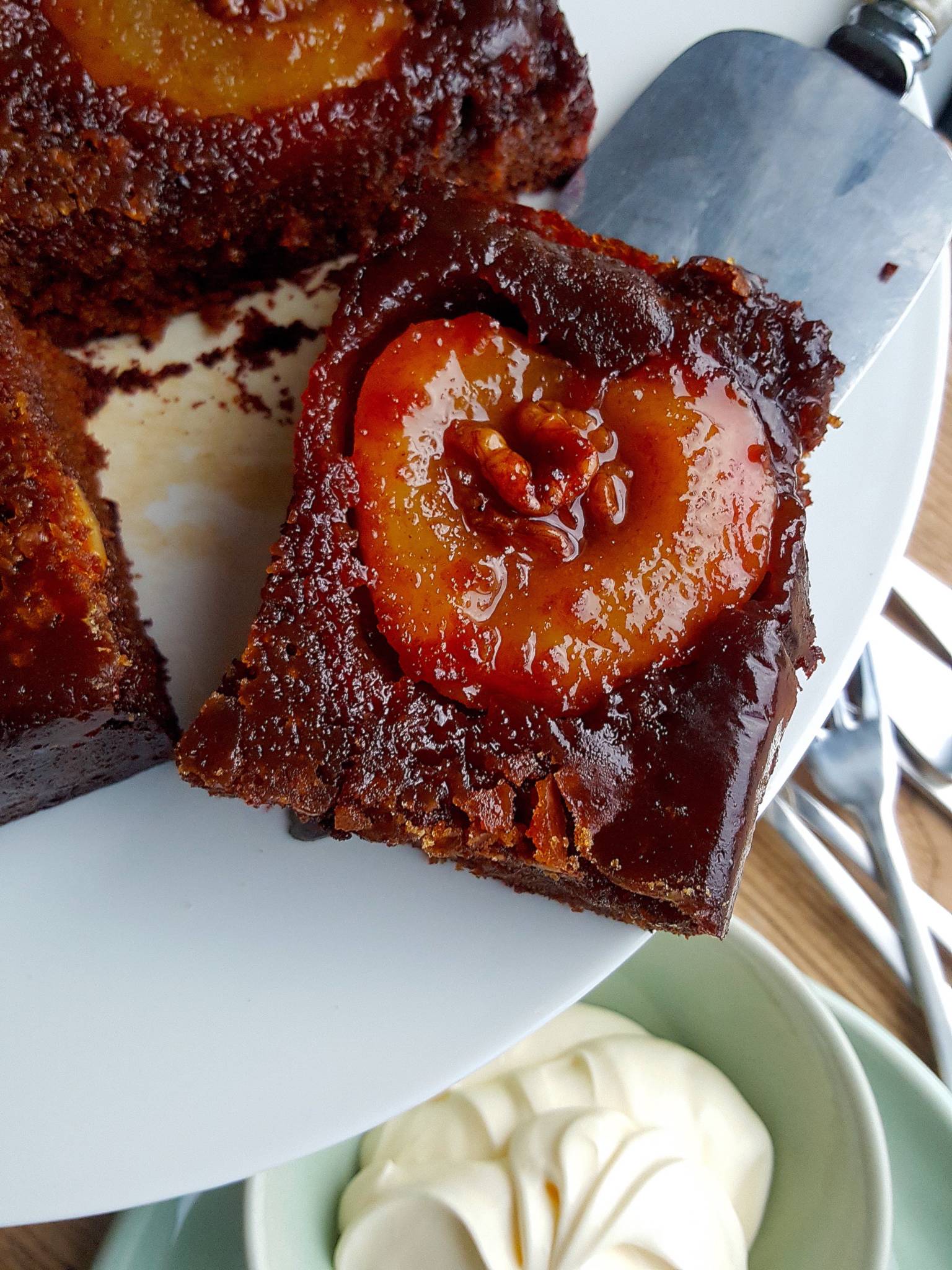 Upside-down Gingerbread with Pears