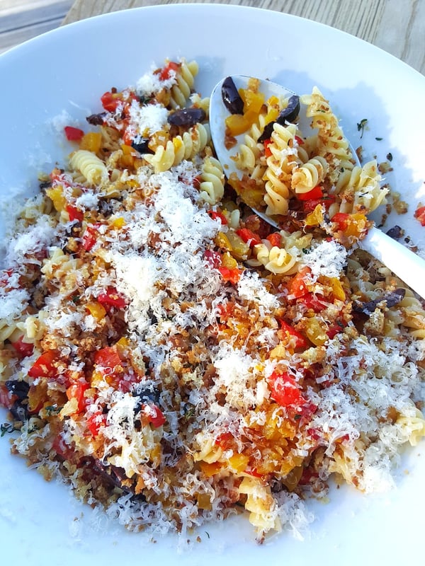 Rigatoni with Peppers & Olives