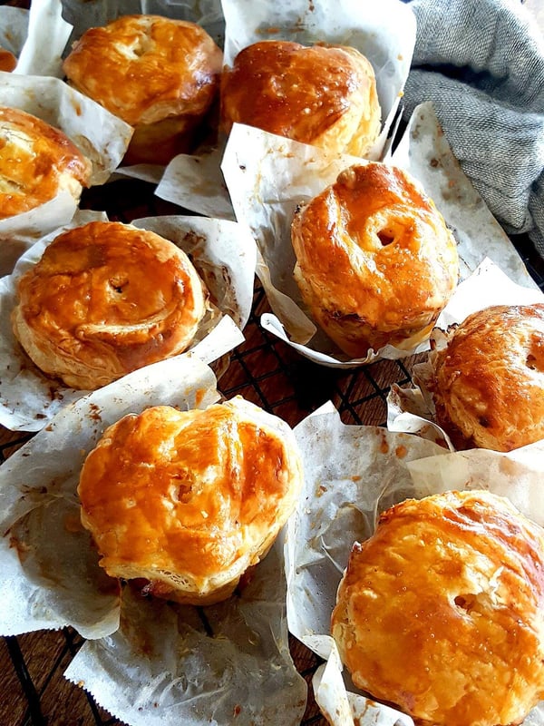 Chicken, leek and bacon pie