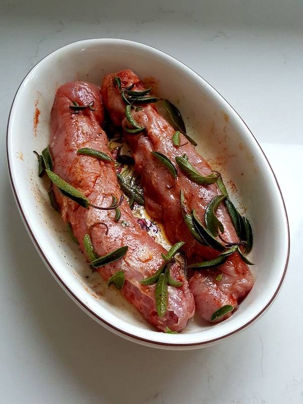 Marinating pork fillets