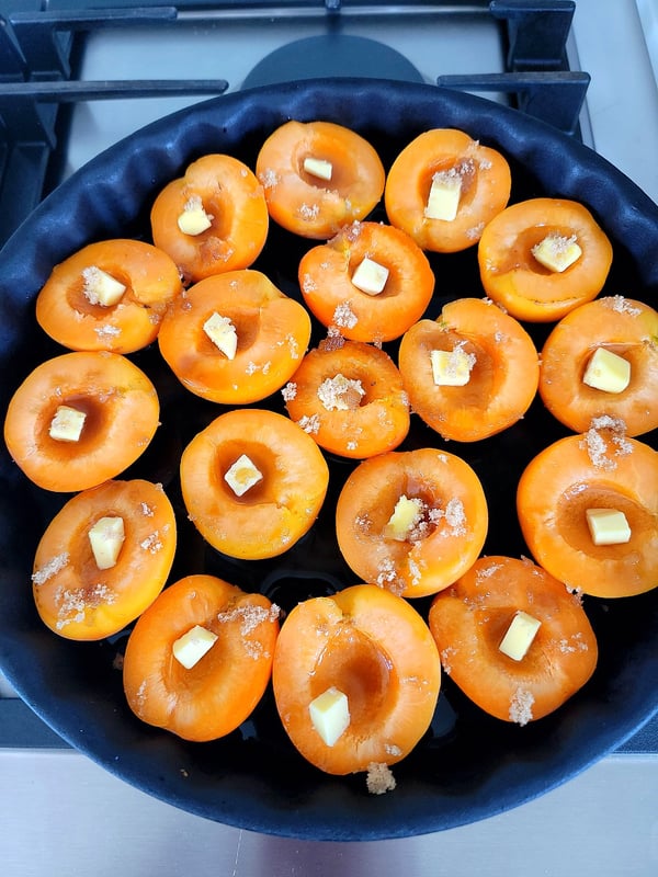 Roasting apricots