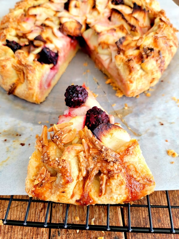 Apple & Blackberry Tart