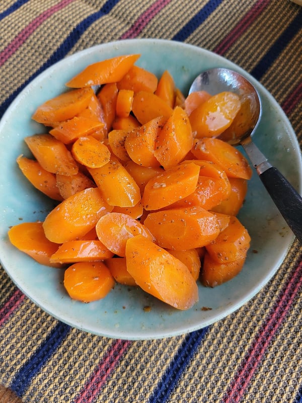 Steamed Carrots with Garlic & Cumin