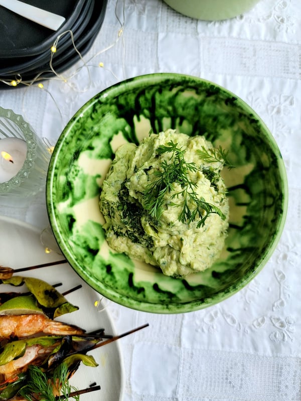 Prawns on Skewers with Green Chilli Avocado Dip