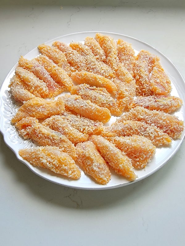 Fish Burgies with Pickles