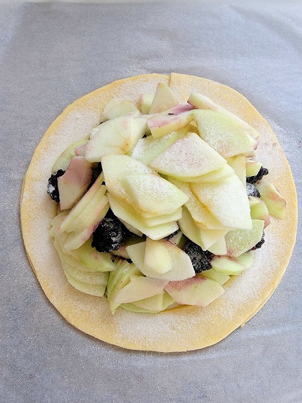 Apple & Blackberry Tart