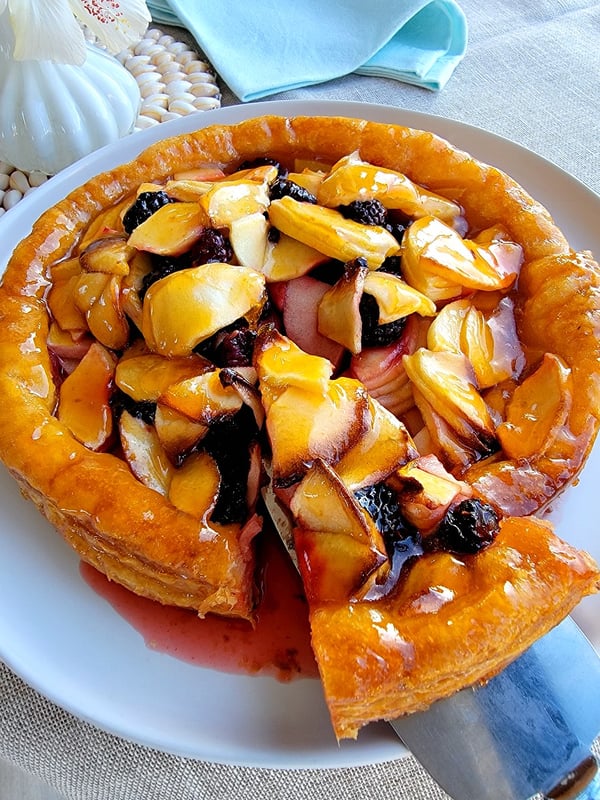 Apple & Blackberry Tart
