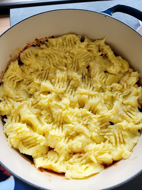 Chilli con Carne with Cheesy Crust