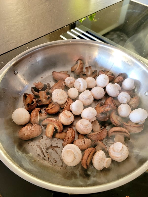 Fried Mushrooms with Curry Leaves