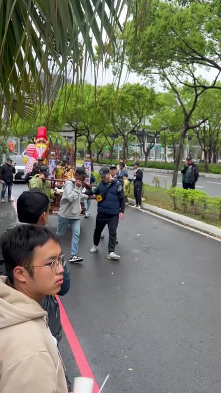 扛轎