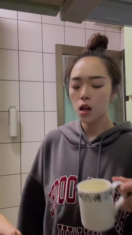 芳瑜 王